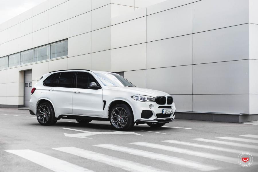  BMW X5 on Vossen Wheels (HC-3) 2017 года  (фото 2 из 22)